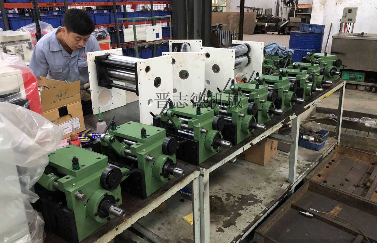 沖床送料機(jī)裝配,滾輪送料機(jī)裝配 沖床送料機(jī)裝配,滾輪送料機(jī)裝配