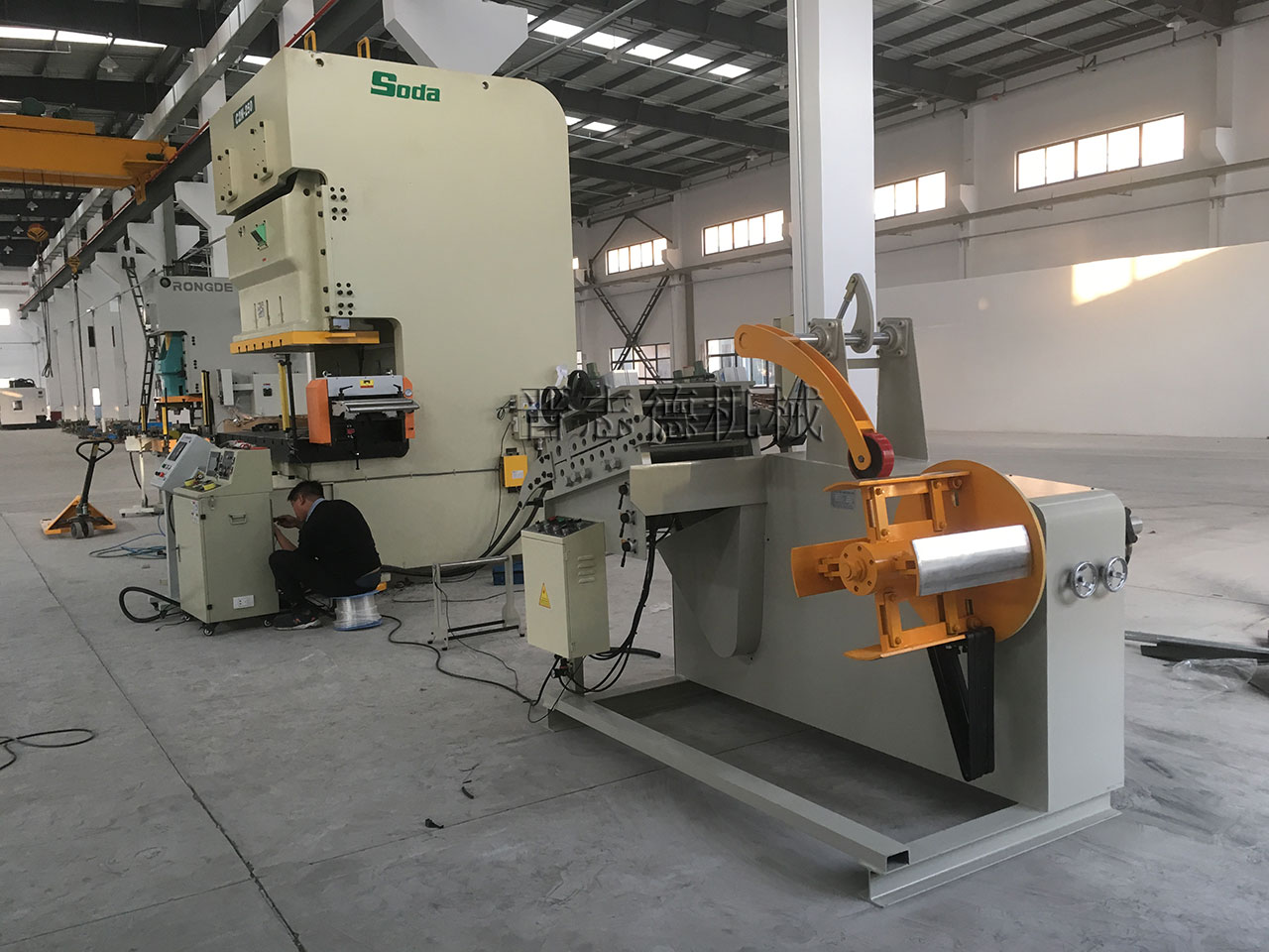 厚板二合一料架兼整平機配NC送料機,二合一料架兼整平機配伺服送料機 厚板二合一料架兼整平機配NC送料機,二合一料架兼整平機配伺服送料機