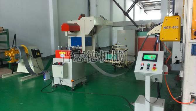 開卷整平送料機(jī)生產(chǎn)線 開卷整平送料機(jī)生產(chǎn)線