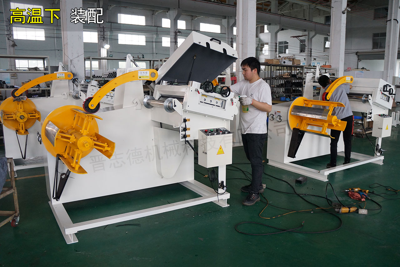 二合一料架兼整平機高溫下生產 二合一料架兼整平機高溫下生產