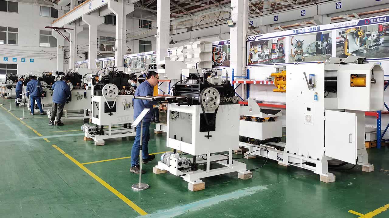 三合一送料機裝配車間檢查 三合一送料機裝配車間檢查