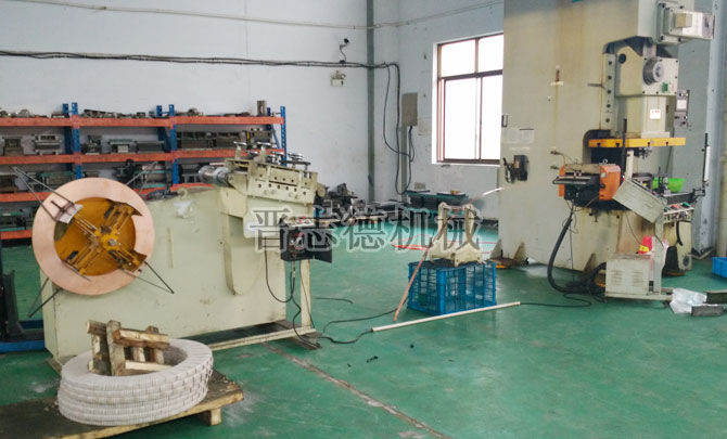 料架兼整平機配NC送料機 料架兼整平機配NC送料機