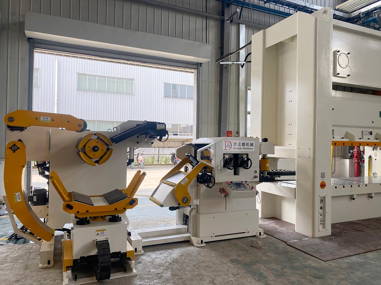 中板三合一送料機安裝調試 中板三合一送料機安裝調試