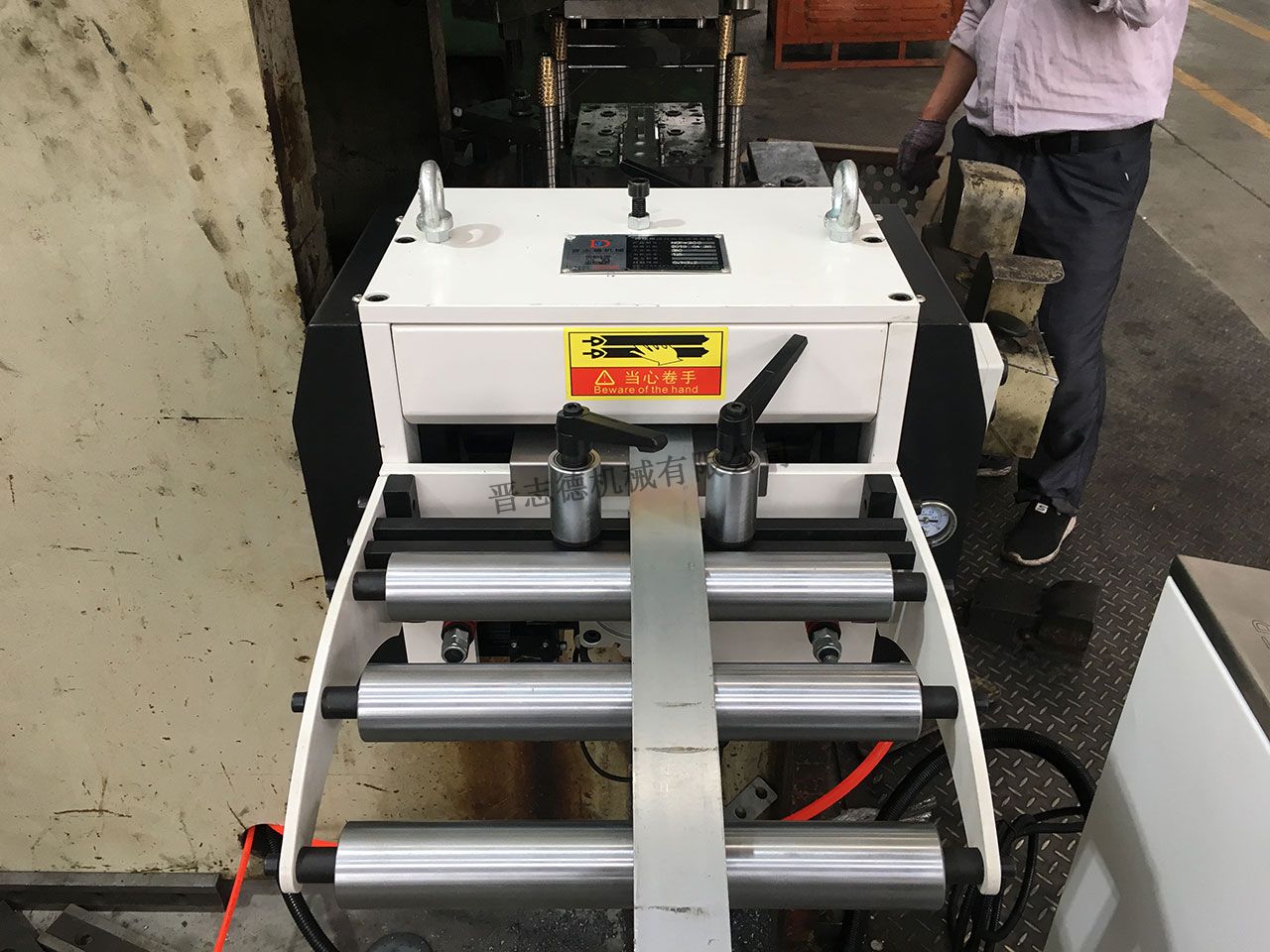 河南送料機(jī)廠,河南沖床送料機(jī)廠 河南送料機(jī)廠,河南沖床送料機(jī)廠