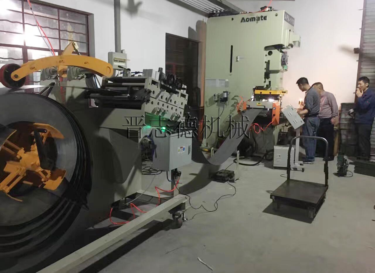 鋁模銷片沖壓生產,厚板NC送料機使用 鋁模銷片沖壓生產,厚板NC送料機使用