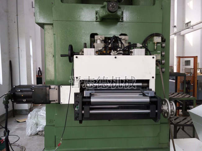 高速厚板NC送料機 高速厚板NC送料機