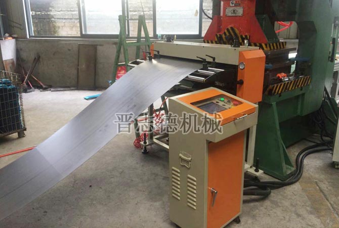 厚板NC伺服送料機使用 厚板NC伺服送料機使用