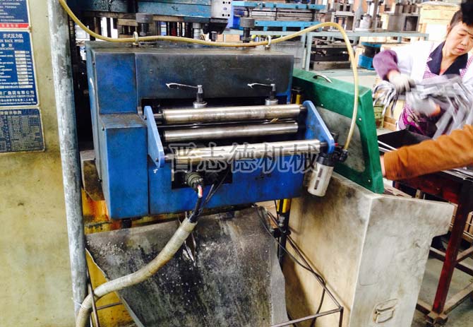 使用6年的NC送料機 使用6年的NC送料機