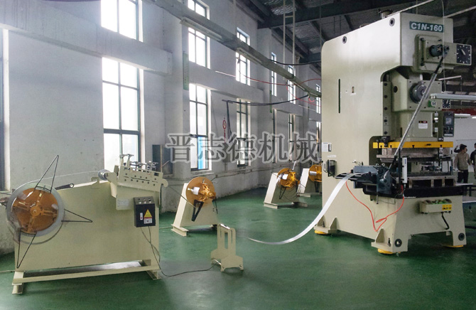 滾輪送料機配精密沖床 滾輪送料機配精密沖床