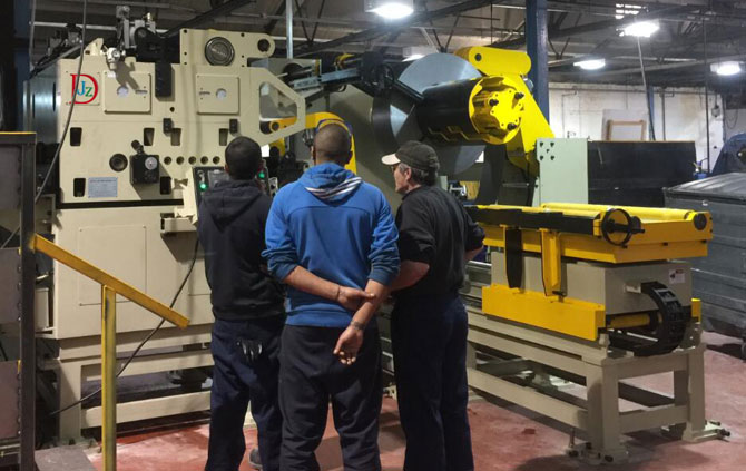 強(qiáng)力三合一送料機(jī)檢修