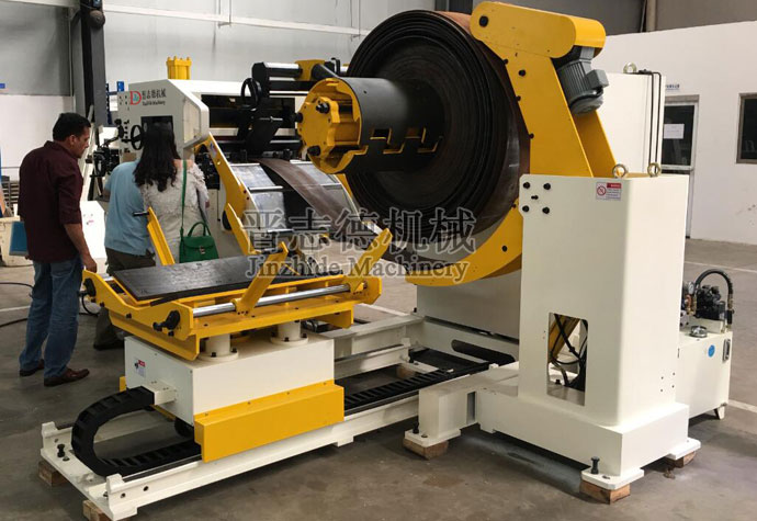 印尼客戶驗(yàn)收三合一送料機(jī)