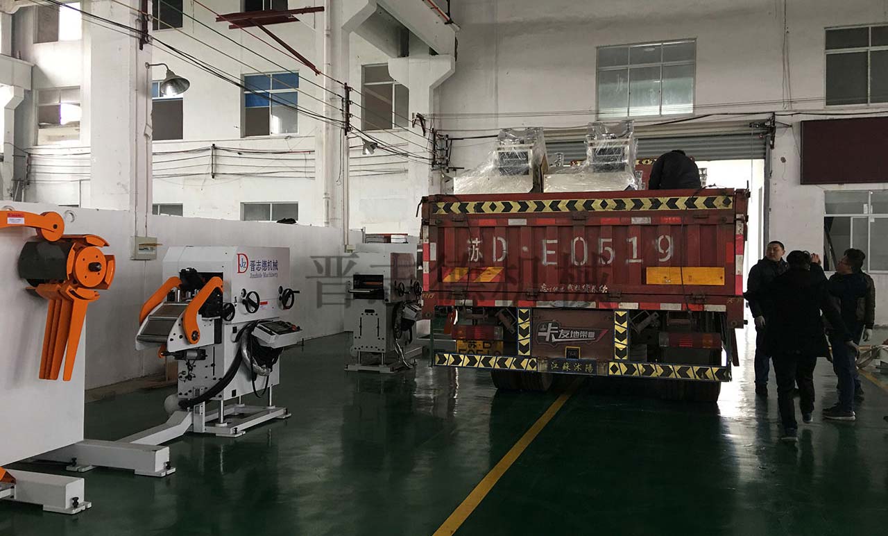 泰國三合一送料機,泰國沖床送料機 泰國三合一送料機,泰國沖床送料機