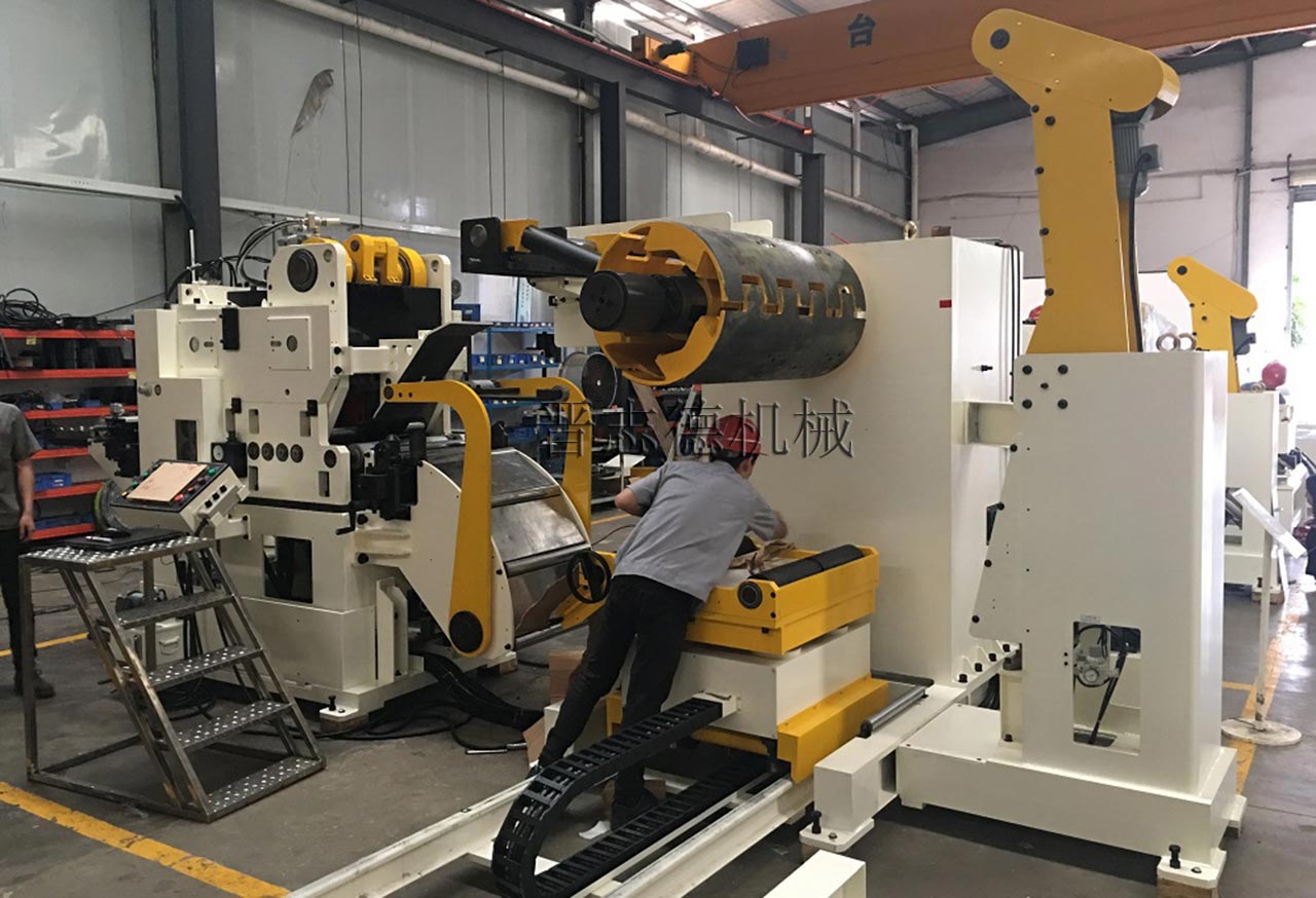 三合一送料機裝配 三合一送料機裝配