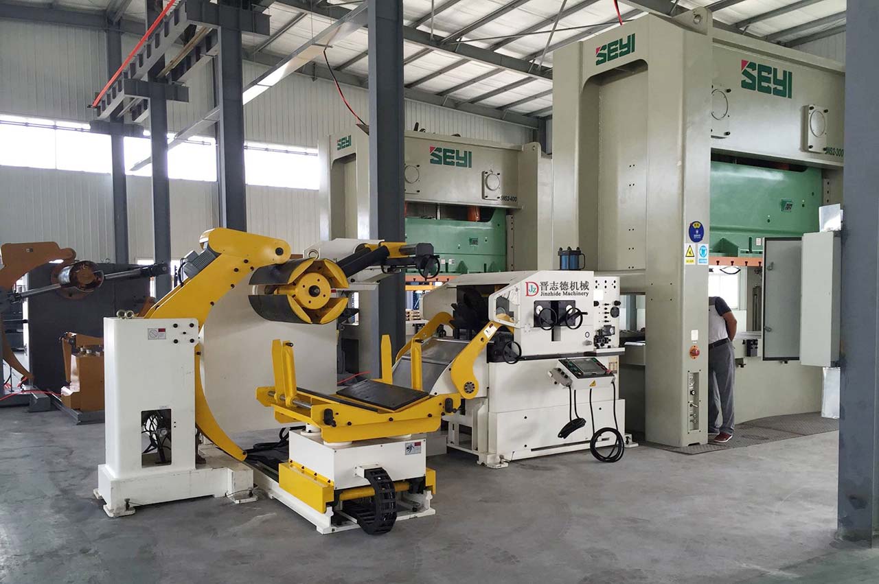 沖床送料機應用,沖床送料機運用 沖床送料機應用,沖床送料機運用