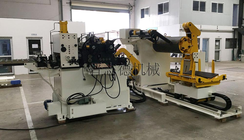 厚板三合一送料機(jī)生產(chǎn) 厚板三合一送料機(jī)生產(chǎn)