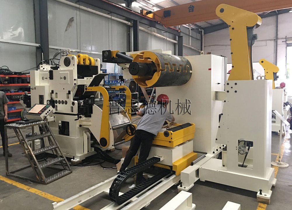 高張力三合一送料機(jī)生產(chǎn) 高張力三合一送料機(jī)生產(chǎn)