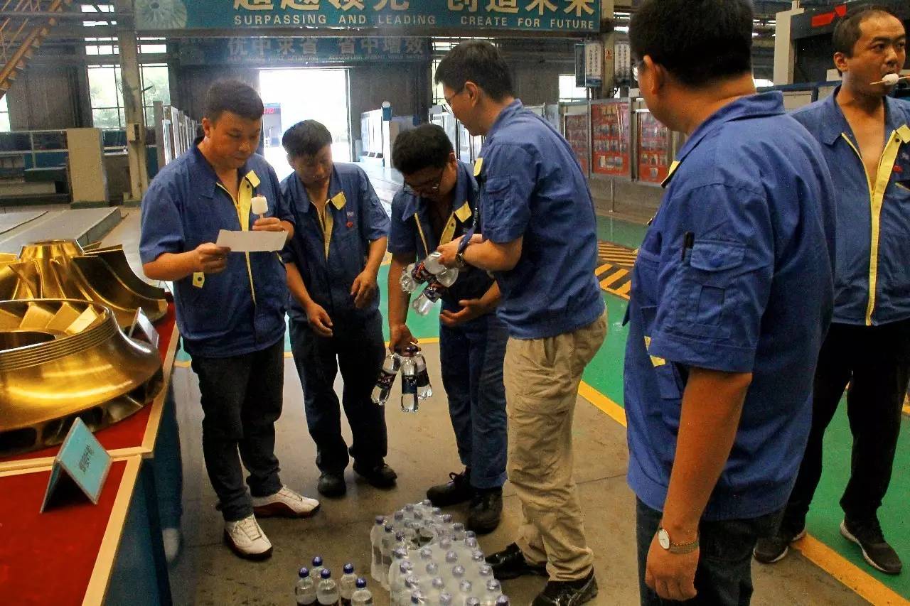 送料機(jī)廠高溫生產(chǎn) 送料機(jī)廠高溫生產(chǎn)