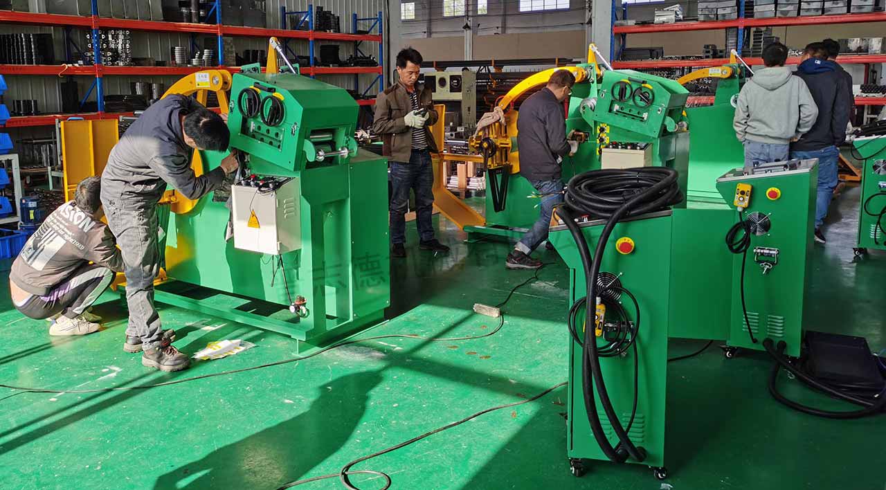 二合一料架兼整平機(jī)假期生產(chǎn) 二合一料架兼整平機(jī)假期生產(chǎn)