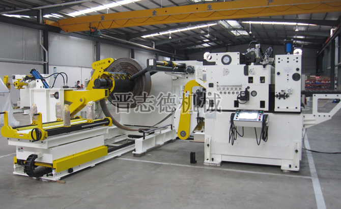 配油壓剪切裝置三合一送料機試機 配油壓剪切裝置三合一送料機試機