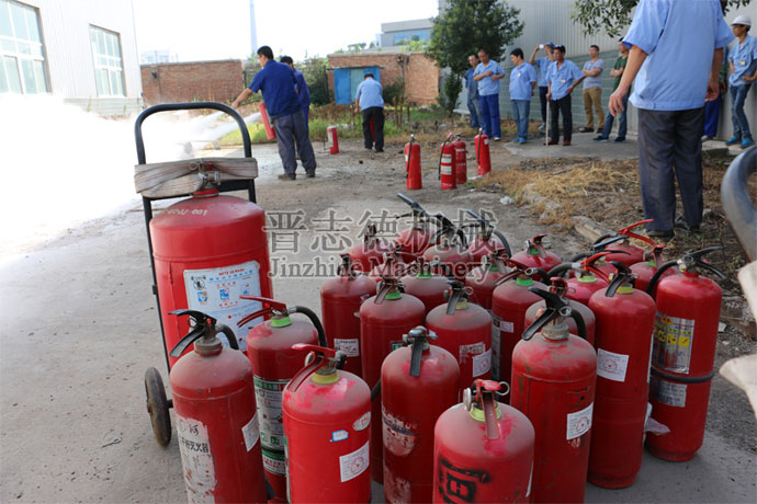 送料機(jī)員工消防演練 送料機(jī)員工消防演練
