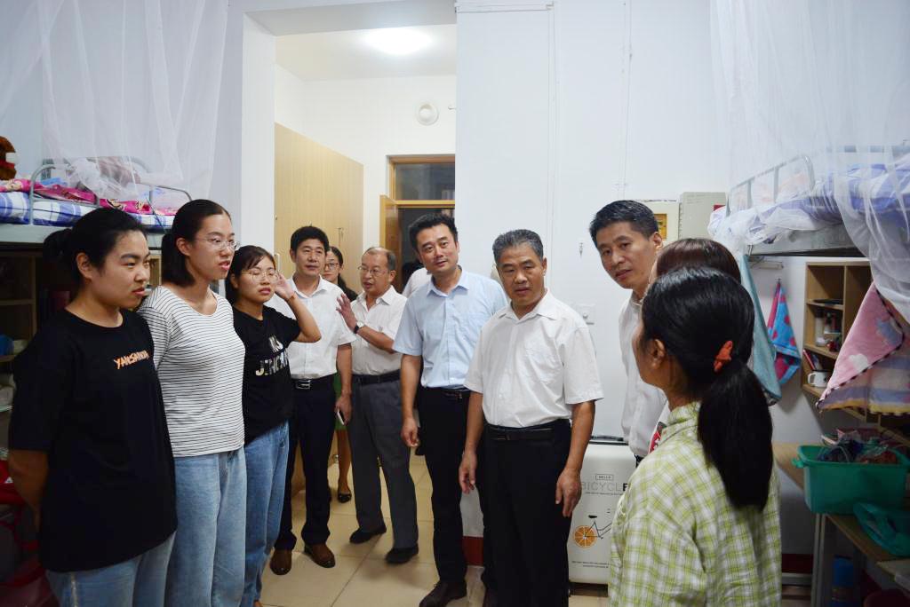 工廠慰問員工 工廠慰問員工