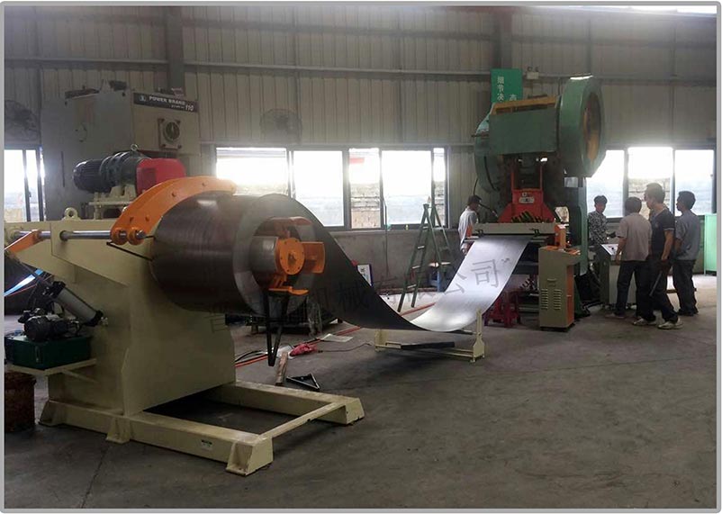 油壓重型材料架開卷,液壓重型材料架使用,油壓重型材料架配NC送料機 油壓重型材料架開卷,液壓重型材料架使用,油壓重型材料架配NC送料機